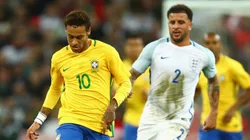 Neymar marcado por Kyle Walker em partida pela Seleção Brasileira. (Photo by Clive Rose/Getty Images)