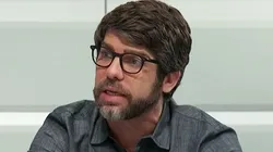 Juninho Pernambucano quando trabalhava no Grupo Globo, em participação no programa Troca de Passe, do Sportv. Foto: Reprodução/Sportv