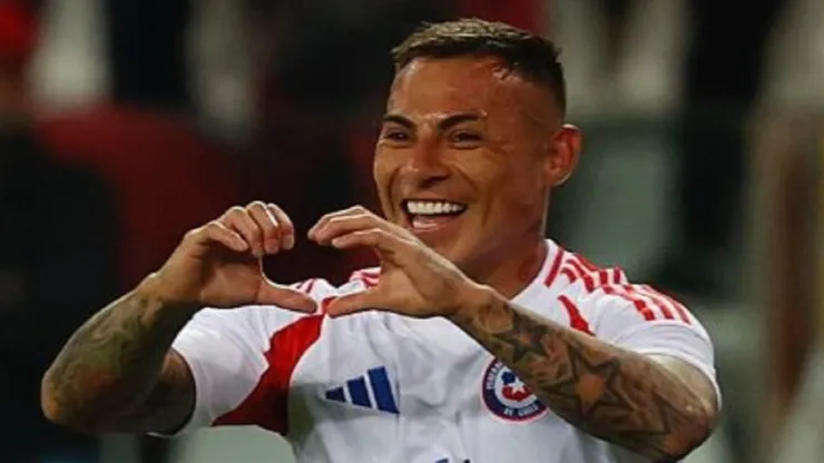 Foto: Twitter/La Roja - Eduardo Vargas quebrou jejum de dez meses sem fazer gols