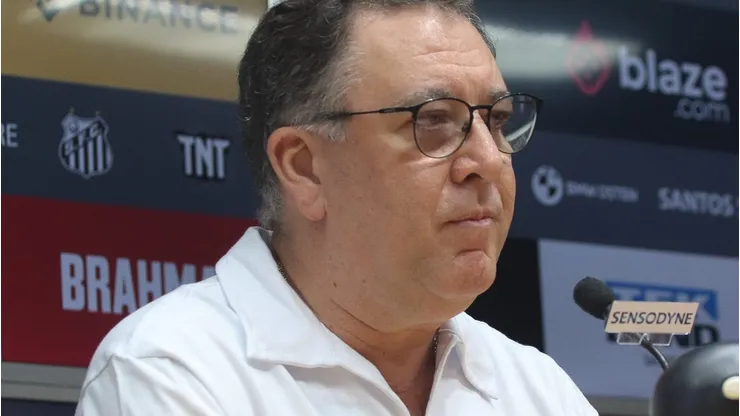 Teixeira desiste de atacante da Ponte Preta por altos valores pedidos