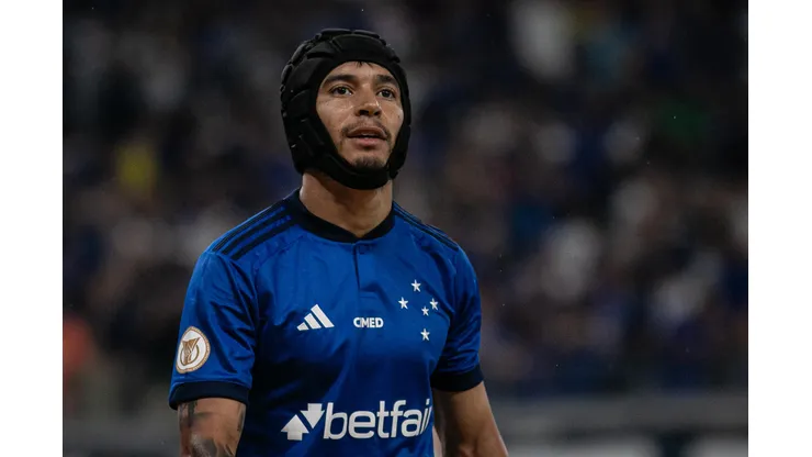 Foto: Fernando Moreno/AGIF - William pode ganhar concorrente no Cruzeiro