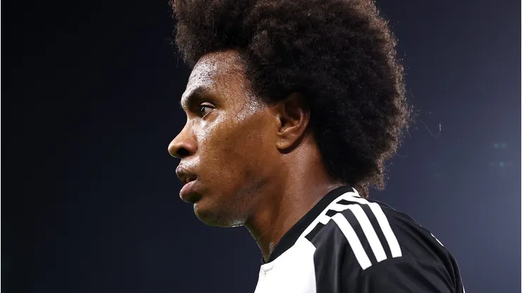 Willian, meia do Fulham, afirma que amigo quer muito jogar no Flamengo