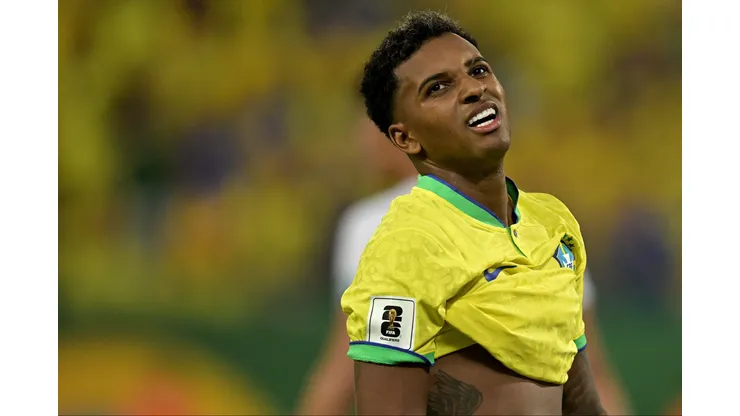 Rodrygo reagindo no confronto entre Brasil vs Venezuela pelas eliminatórias Foto: Pedro Vilela/Getty Images)