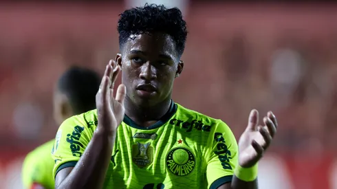 Endrick em ação com a camisa do Palmeiras