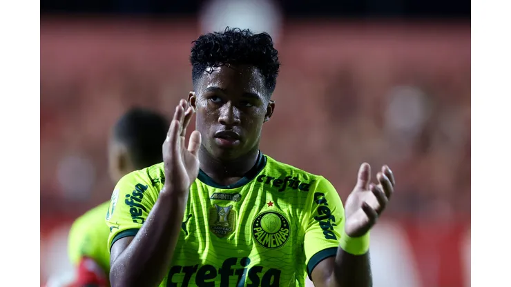 Endrick em ação com a camisa do Palmeiras