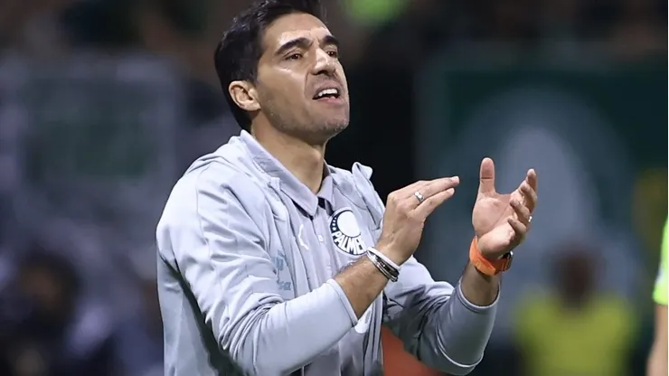 Abel Ferreira, treinador do Palmeiras durante partida.