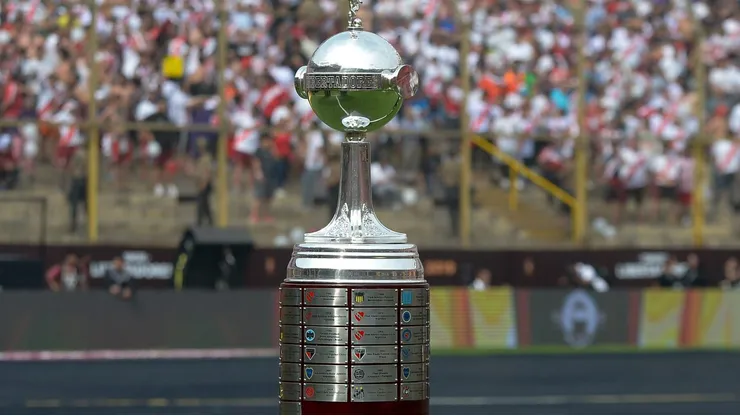 A Taça da Copa Libertadores da América na decisão de 2019 em que o Flamengo derrotou o River Plate, da Argentina, em Lima, no Peru, no dia 23/11. Foto: Alexandre Vidal / Flamengo