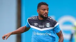 Reinaldo está afastado e DM faz projeções sobre lesão - FOTO: LUCAS UEBEL/GREMIO FBPA