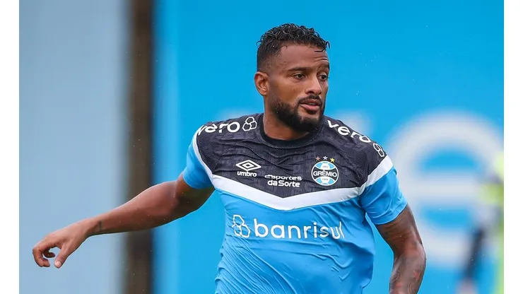 Reinaldo está afastado e DM faz projeções sobre lesão - FOTO: LUCAS UEBEL/GREMIO FBPA