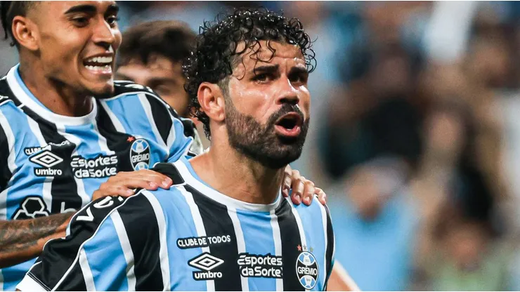 Diego Costa teve influência na decisão tomada pela diretoria do Grêmio - Foto: Maxi Franzoi/AGIF.