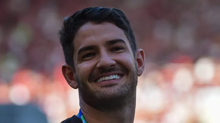 RJ - RIO DE JANEIRO - 17/09/2023 - COPA DO BRASIL 2023, FLAMENGO X SAO PAULO -Alexandre Pato jogador do Sao Paulo antes da partida contra o Flamengo no estadio Maracana pelo campeonato Copa do Brasil 2023. Foto: Thiago Ribeiro/AGIF