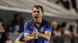 Carille não gostou do futebol apresentado contra a Lusa. Foto: Raul Baretta/ Santos FC.