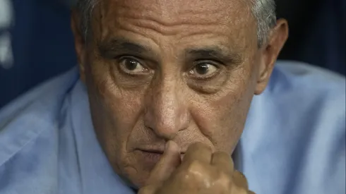Tite ouviu críticas da torcida do Flamengo na web por demora em tirar titular contra o Millonarios