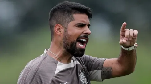 Foto: Rodrigo Coca/Agência Corinthians - António Oliveira define como será jogo treino contra o Santos