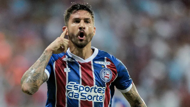 Everaldo foi um dos jogadores oferecidos pelo Bahia ao Santos em troca de Joaquim