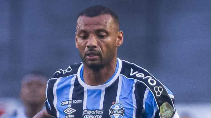 Grêmio deve ter quatro saídas