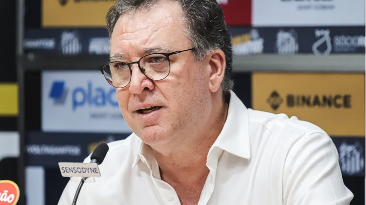Marcelo Teixeira precisa resolver problemas no Santos antes da Série B. Foto: Reinaldo Campos/AGIF