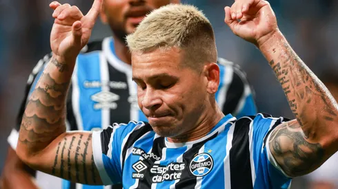 Soteldo comemorando gol do Grêmio, na Arena Grêmio, em partida do Campeonato Gaúcho contra o São José, no dia 24/01/2024.