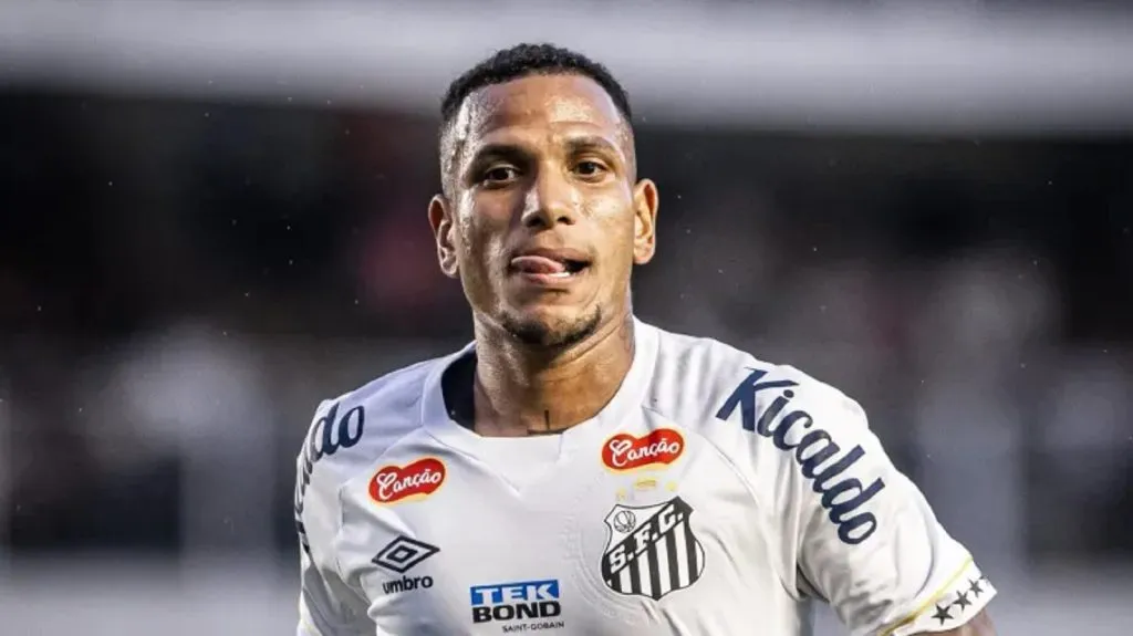 Foto: Raul Baretta/Santos FC – Otero desfalca o Santos em decorrência de suspensão