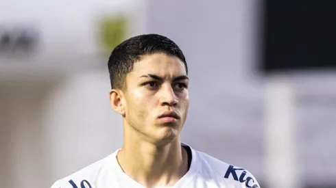 Jair em partida do Brasileirão de 2023. Zagueiro entrou bem contra a Portuguesa.