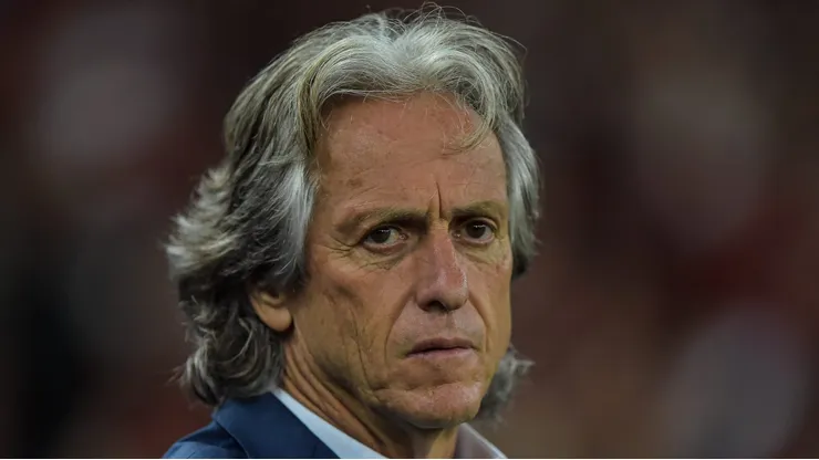 Jorge Jesus pediu a contratação de titular do Mengão