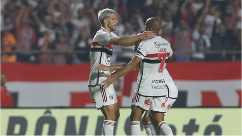 Jogadores do SPFC comemorando - Foto: Miguel Schincariol/Getty Images
