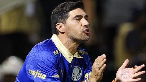 Abel Ferreira orientando seu time em jogo entre Palmeiras e Ponte Preta, na Arena Barueri, pela semifinal do Campeonato Paulista, dia 16/03/2024. Foto: Fabio Menotti/Palmeiras