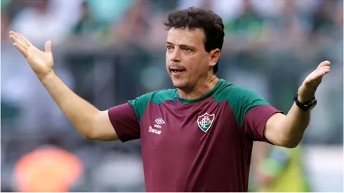 Fernando Diniz durante jogo do Fluminense - Foto: Alexandre Schneider/Getty Images.