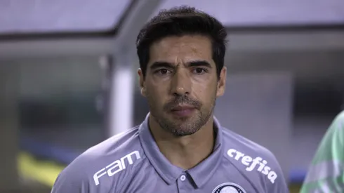 Treinador resolveu alterar o elenco disponível para o estadual