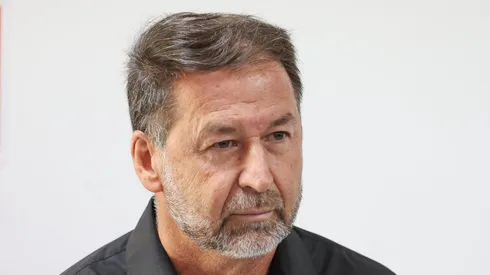 Augusto Melo fala aos jornalistas durante apresentacao oficial de Diego Palacios como jogador do [EQUIPE] em coletiva de imprensa realizada no CT Joaquim Grava.