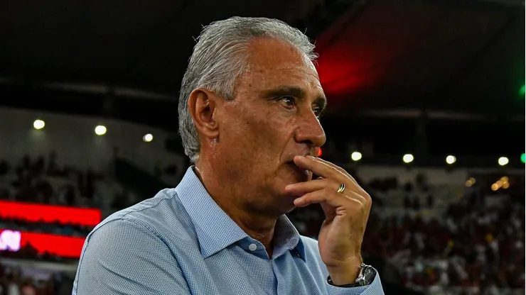 Tite comandando o Flamengo contra o Fluminense no jogo de ida da semifinal do Campeonato Carioca, realizado no Maracanã, no dia 09/03/2024.