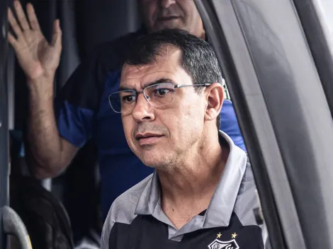 Carille decide barrar ‘medalhão’ na defesa do Santos e aposta em ex-Corinthians
