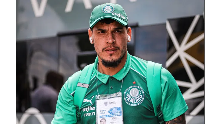Gustavo Gómez está afastado, e isso impulsionou outros caminhos no Verdão - Foto: Pedro Zacchi/AGIF
