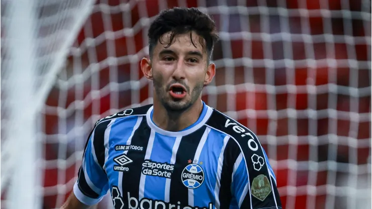 Villasanti é peça-chave de Portaluppi, mas ganhou sombra - Foto: Maxi Franzoi/AGIF
