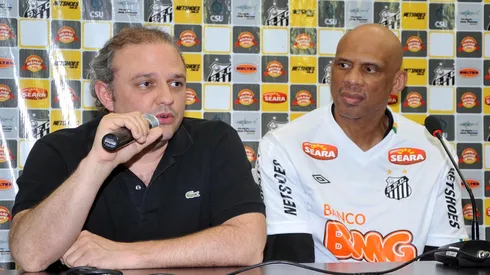 Foto: Santos/Flickr - Armênio Neto (à esquerda) é o novo chefe de marketing do Santos