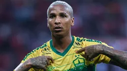 Deyverson em partida do Cuiabá contra o Internacional, no Beira-Rio, válida pelo Campeonato Brasileiro de 2023, no dia 29/07.