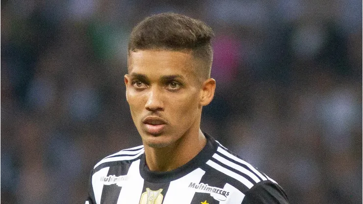 Pedrinho recebeu ligação do Santos
