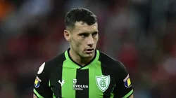 Martínez e mais três reforços interessam ao Peixe no mercado