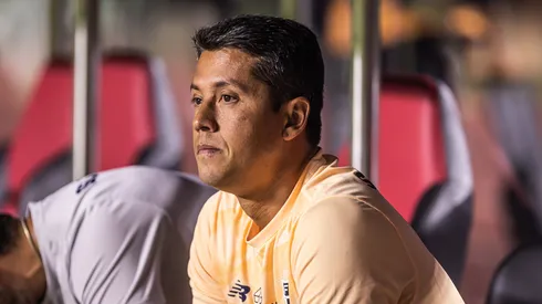 Thiago Carpini, técnico do São Paulo, acompanha jogo contra o Água Santa, pelo Paulistão 2024 - Foto: Abner Dourado/AGIF