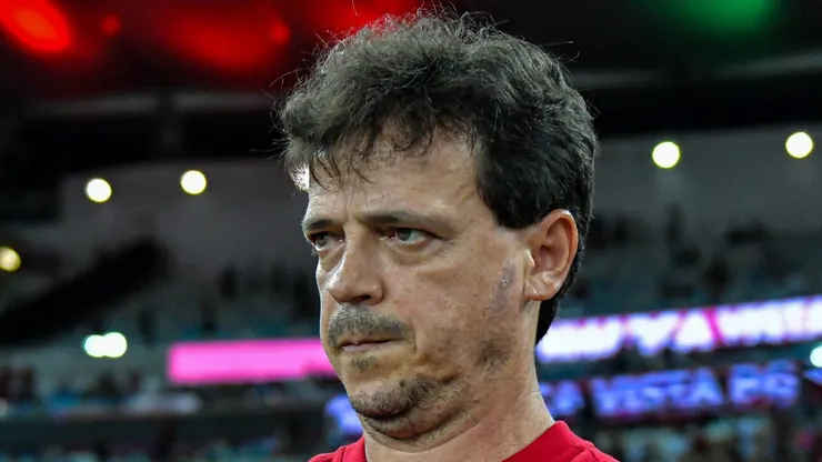 Fernando Diniz durante partida contra o Flamengo no estadio Maracana pelo campeonato Carioca 2024.