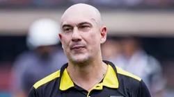 O treinador do São Bernardo, Márcio Zanardi, em partida contra o Santos, no Morumbis, pelo Campeonato Paulista, no dia 25/02/2024.