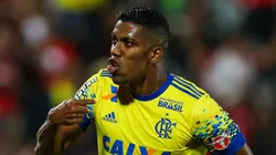 Berrío, do Flamengo, comemora gol marcado contra o Coritiba, pelo Brasileirão 2017 - Foto: Buda Mendes/Getty Images
