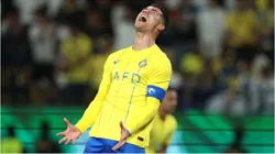 Cristiano Ronaldo acalma torcida do Al-Nassr. Yasser Bakhsh/Getty Images