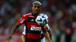 Wesley, do Flamengo, durante partida contra o Olímpia, pela Libertadores 2023 - Foto: Wagner Meier/Getty Images