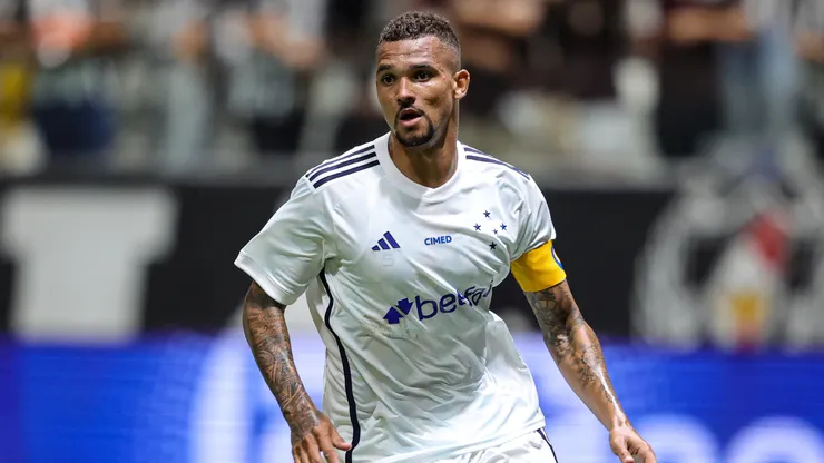 Zé Ivaldo, do Cruzeiro, comemora gol contra o Atlético, pelo Mineiro 2024 - Foto: Gilson Lobo/AGI