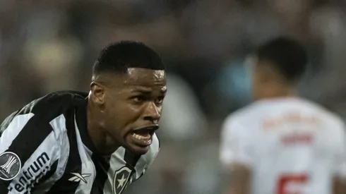 Junior Santos comemora seu gol durante partida contra o Bragantino pelo campeonato Copa Libertadores 2024.