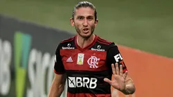 Filipe Luís teria dado o aval pela mudança no Flamengo - Foto: Thiago Ribeiro/AGIF.