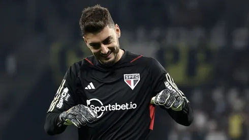 Goleiro Rafael atuaando pelo São Paulo, na Copa do Brasil de 2023. Foto: Marcello Zambrana/AGIF