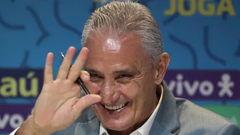 Tite é um entusiasta do futebol de Oscar e vem buscando a contratação no Flamengo