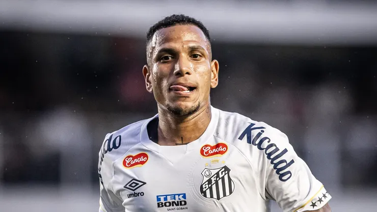 Otero foi o grande personagem do triunfo sobre a Inter de Limeira. Foto: Raul Baretta/ Santos FC.